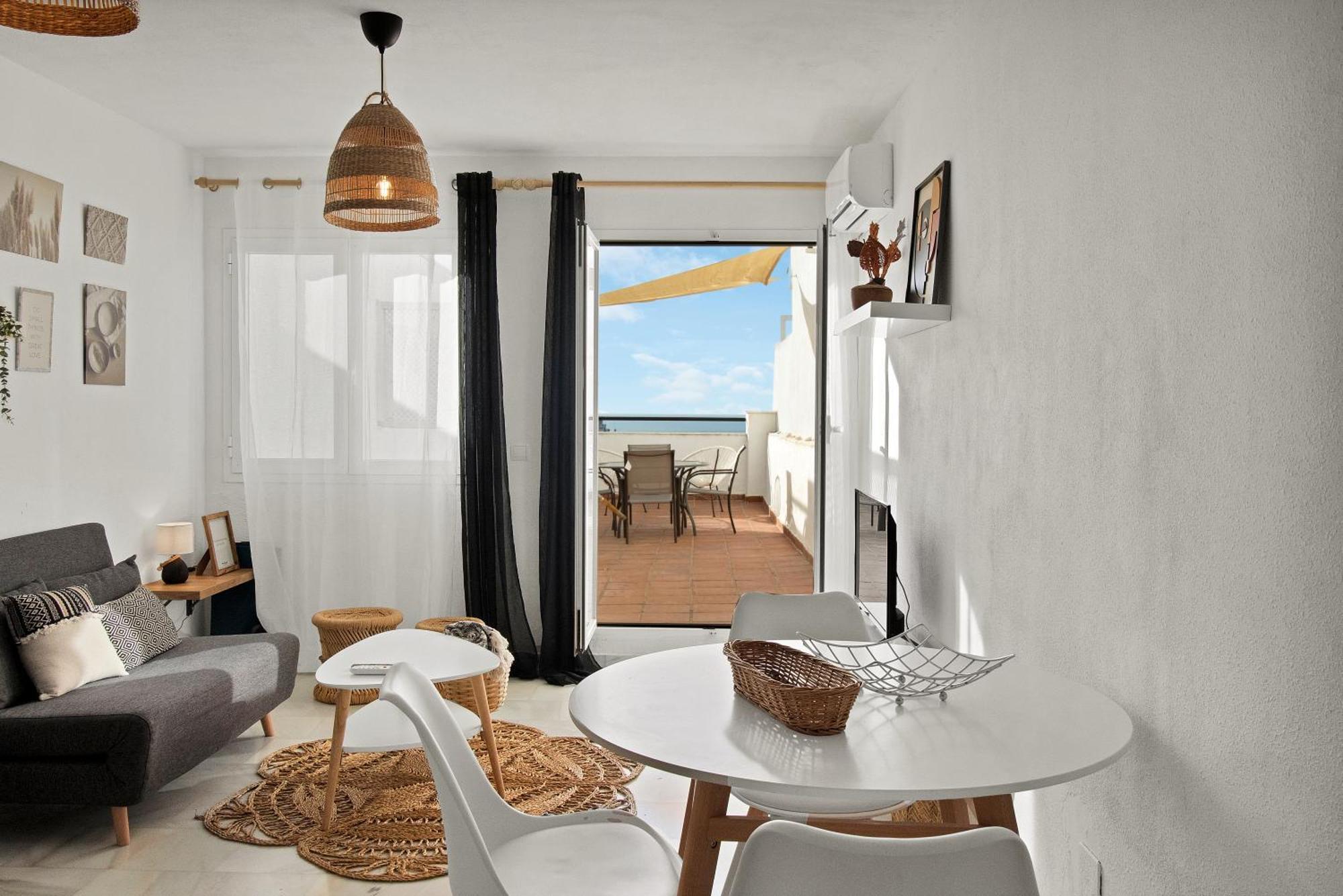 Duplex Estilo Boho Con Increible Terraza Y Vistas Al Mar En Estepona - Las Abejeras 609 Apartman Kültér fotó