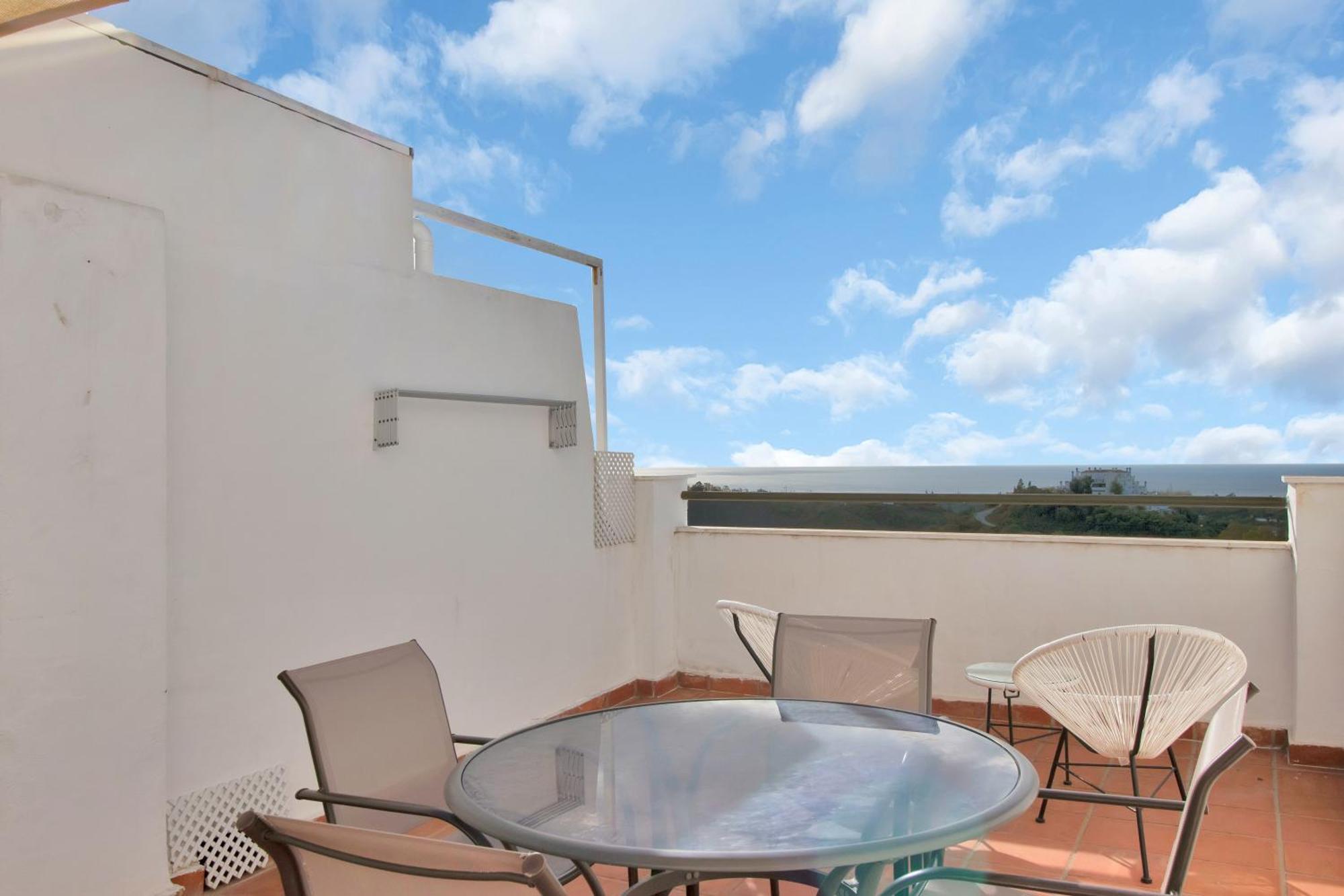 Duplex Estilo Boho Con Increible Terraza Y Vistas Al Mar En Estepona - Las Abejeras 609 Apartman Kültér fotó