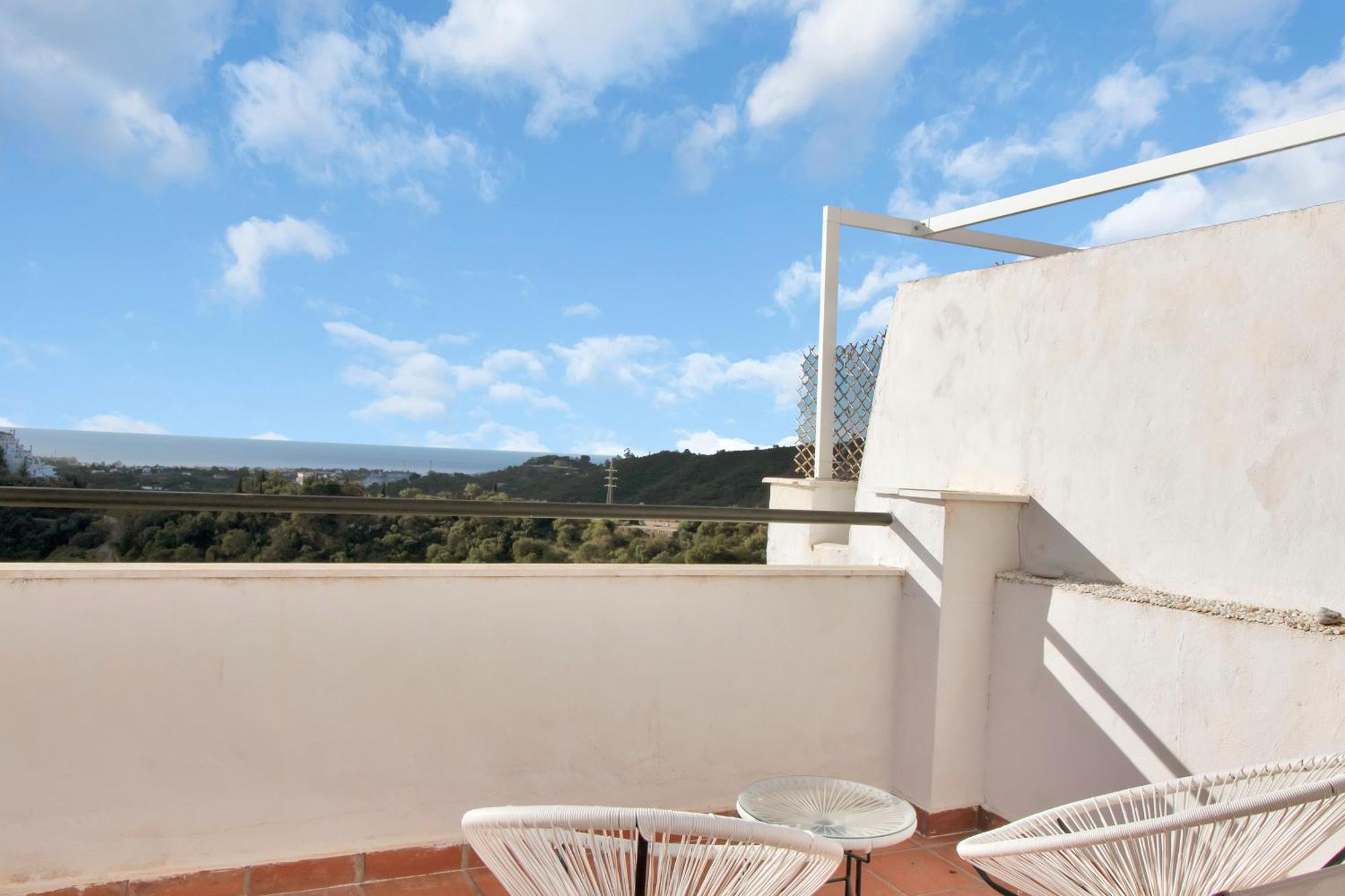 Duplex Estilo Boho Con Increible Terraza Y Vistas Al Mar En Estepona - Las Abejeras 609 Apartman Kültér fotó